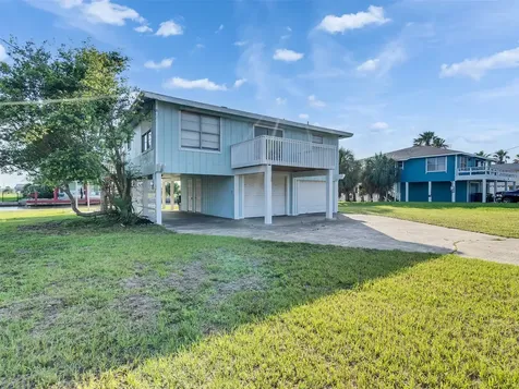 3813 Tradewinds Drive Galveston TX 77554