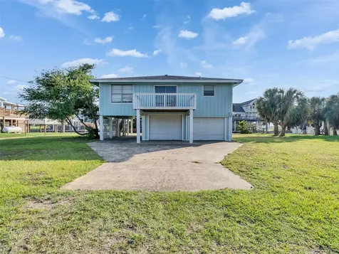 3813 Tradewinds Drive Galveston TX 77554