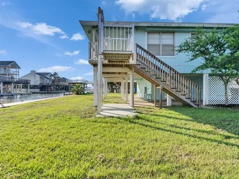 3813 Tradewinds Drive Galveston TX 77554