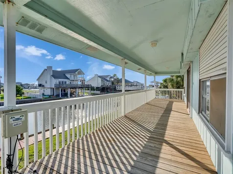 3813 Tradewinds Drive Galveston TX 77554