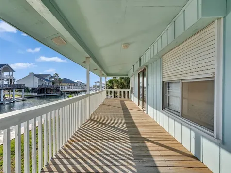 3813 Tradewinds Drive Galveston TX 77554