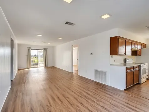 3813 Tradewinds Drive Galveston TX 77554