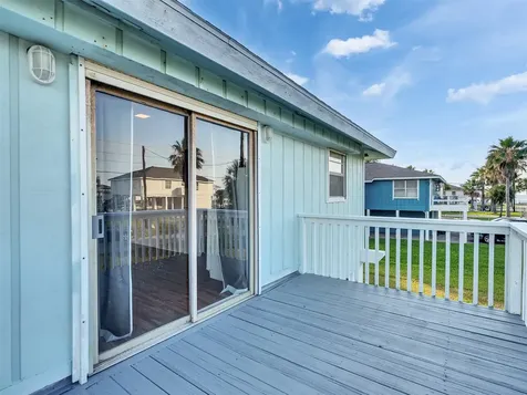 3813 Tradewinds Drive Galveston TX 77554