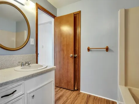 3813 Tradewinds Drive Galveston TX 77554