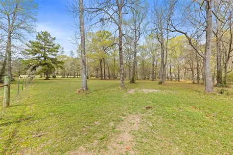 9192 State Highway 75 S New Waverly TX 77358