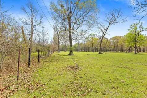 9192 State Highway 75 S New Waverly TX 77358