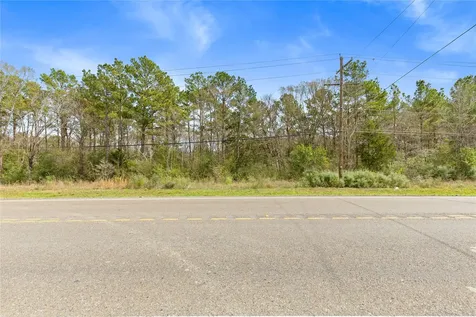 9192 State Highway 75 S New Waverly TX 77358