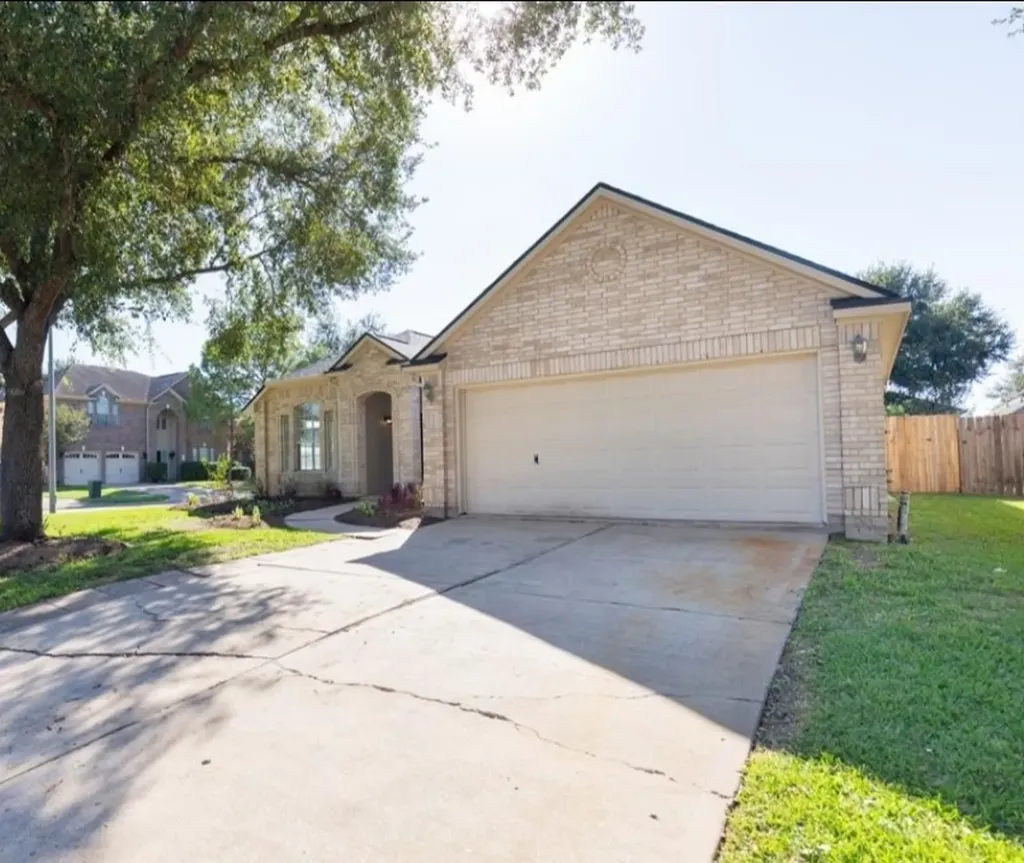 17238 Maple Hollow Drive Sugar Land TX 77498