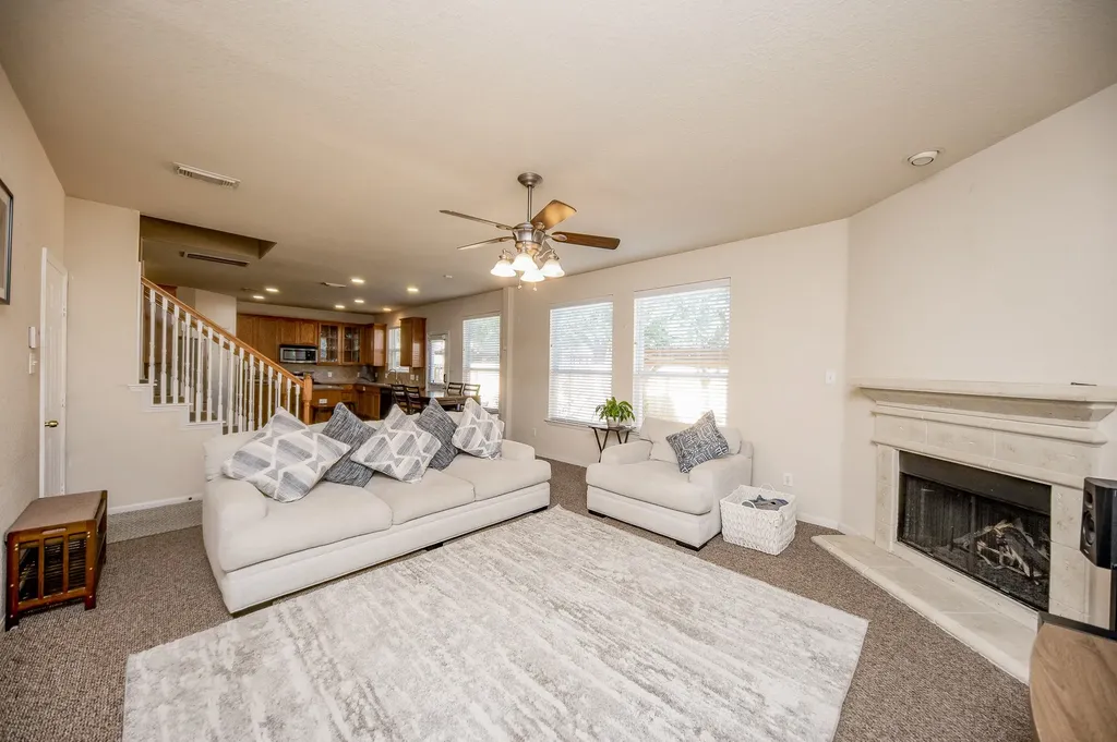 4609 Buescher Court Pearland TX 77584