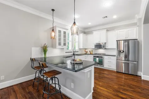 1736 Wrenwood Lakes Houston TX 77043