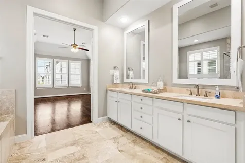 1736 Wrenwood Lakes Houston TX 77043