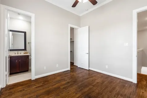 1736 Wrenwood Lakes Houston TX 77043
