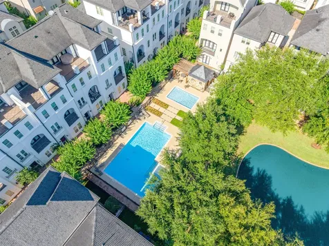 1736 Wrenwood Lakes Houston TX 77043