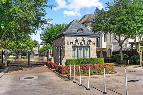 1736 Wrenwood Lakes Houston TX 77043