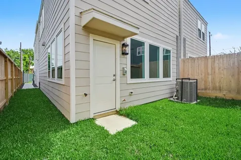 3032 Bremond Street Houston TX 77004