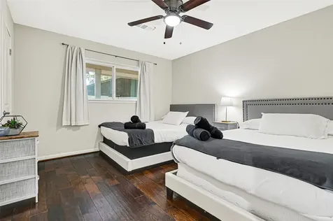 5534 Loch Lomond Drive Houston TX 77096