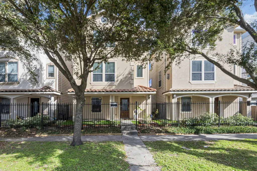 2204 Colorado Street Houston TX 77007