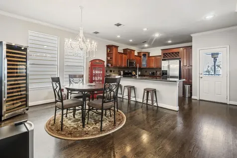 2204 Colorado Street Houston TX 77007
