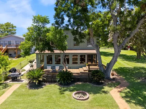 2007 Private Road 652 Sargent TX 77414