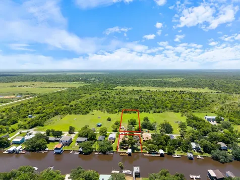 2007 Private Road 652 Sargent TX 77414