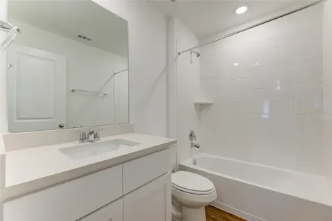 9014 Rose Water Trail Iowa Colony TX 77583