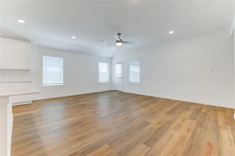 9014 Rose Water Trail Iowa Colony TX 77583