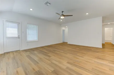 9014 Rose Water Trail Iowa Colony TX 77583