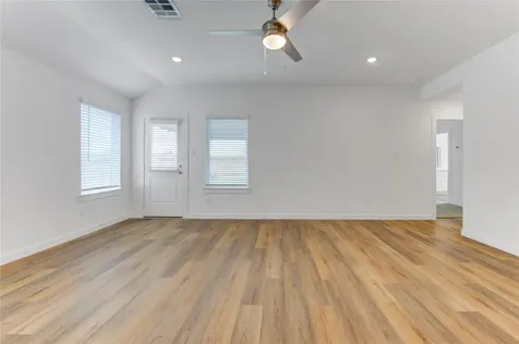 9014 Rose Water Trail Iowa Colony TX 77583