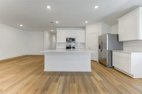 9014 Rose Water Trail Iowa Colony TX 77583