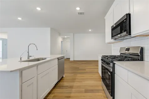 9014 Rose Water Trail Iowa Colony TX 77583