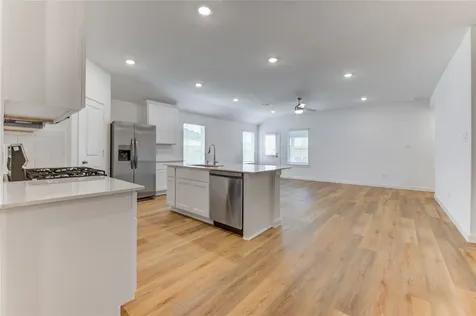 9014 Rose Water Trail Iowa Colony TX 77583