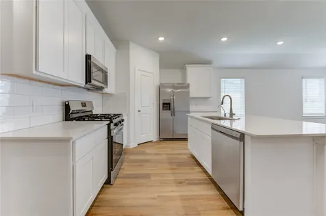 9014 Rose Water Trail Iowa Colony TX 77583
