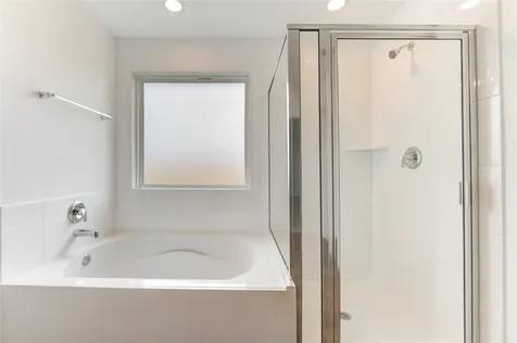 9014 Rose Water Trail Iowa Colony TX 77583