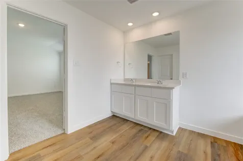 9014 Rose Water Trail Iowa Colony TX 77583