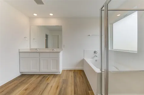 9014 Rose Water Trail Iowa Colony TX 77583