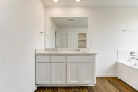 9014 Rose Water Trail Iowa Colony TX 77583