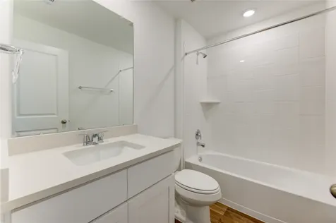 9014 Rose Water Trail Iowa Colony TX 77583