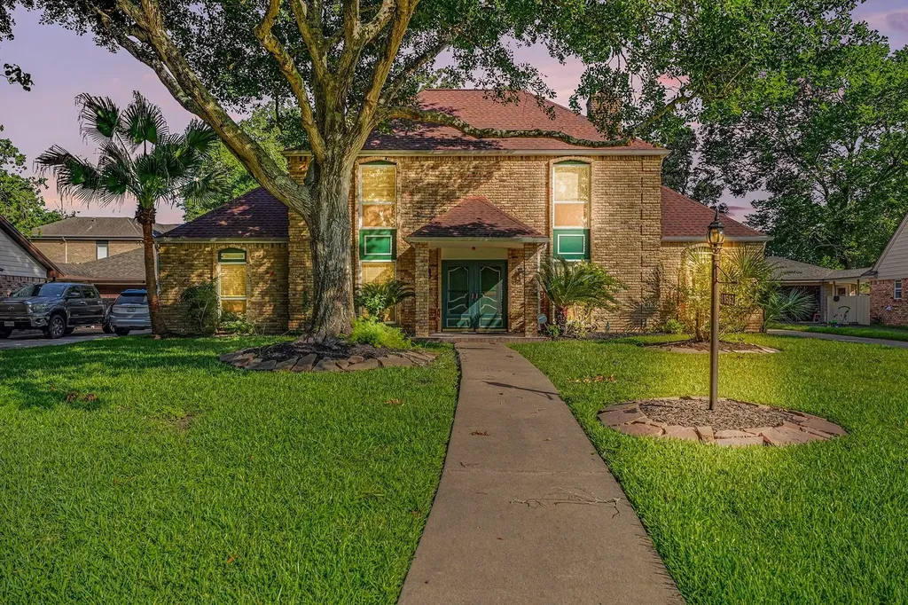 18562 Martinique Drive Nassau Bay TX 77058