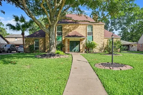 18562 Martinique Drive Nassau Bay TX 77058