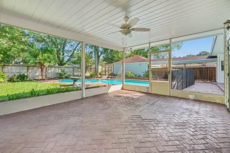 18562 Martinique Drive Nassau Bay TX 77058