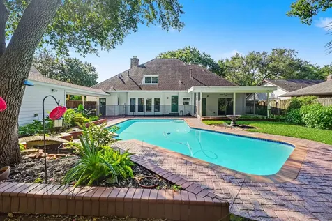 18562 Martinique Drive Nassau Bay TX 77058