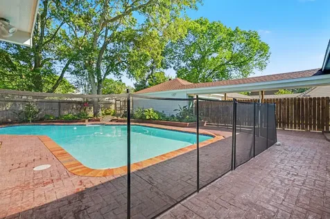 18562 Martinique Drive Nassau Bay TX 77058