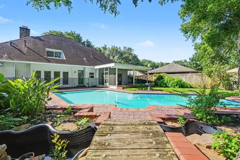 18562 Martinique Drive Nassau Bay TX 77058