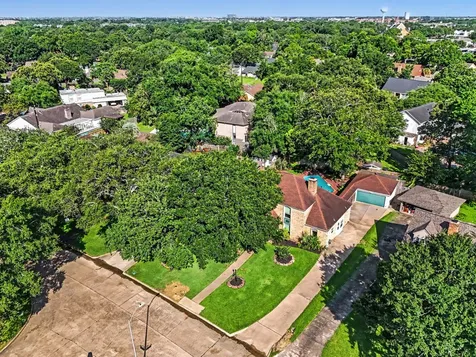 18562 Martinique Drive Nassau Bay TX 77058