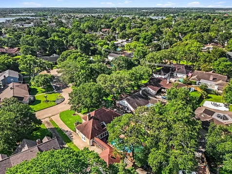 18562 Martinique Drive Nassau Bay TX 77058