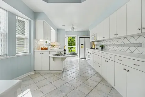 18562 Martinique Drive Nassau Bay TX 77058