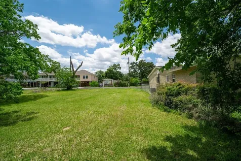 402 Bay Oaks Drive La Porte TX 77571
