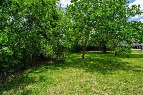 402 Bay Oaks Drive La Porte TX 77571