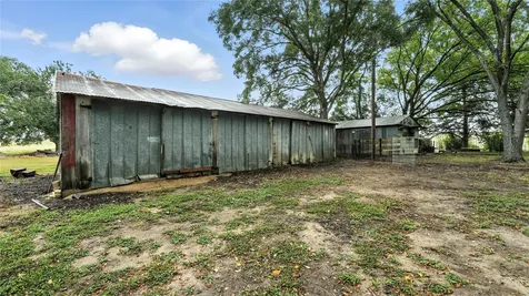 81 Private Road 3095 Shiner TX 77984