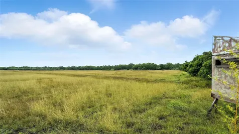 81 Private Road 3095 Shiner TX 77984